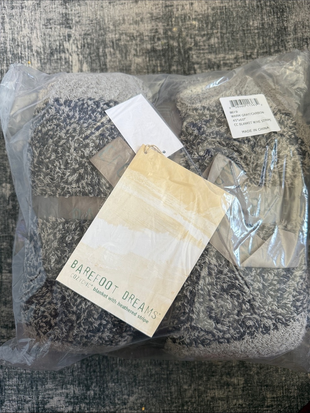 NWT Barefoot Dreams Blanket - Picture 3 of 3